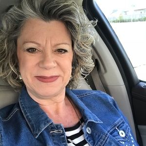 Meet your Posher, Renee